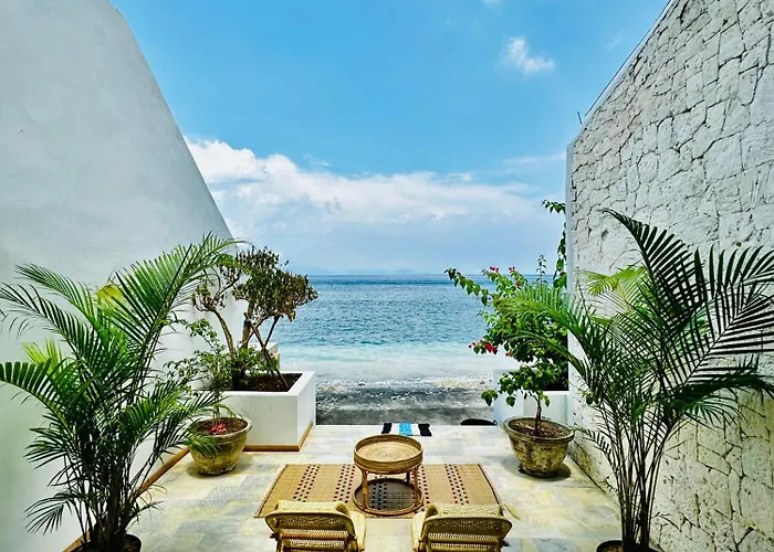 La Onirique Beachfront Nusa Penida 別荘