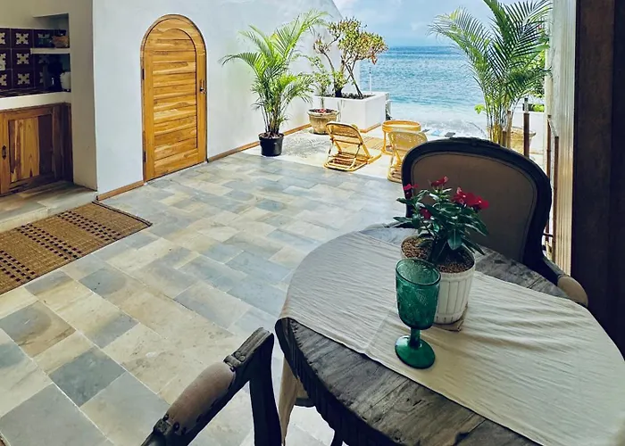 La Onirique Beachfront Nusa Penida 別荘 *