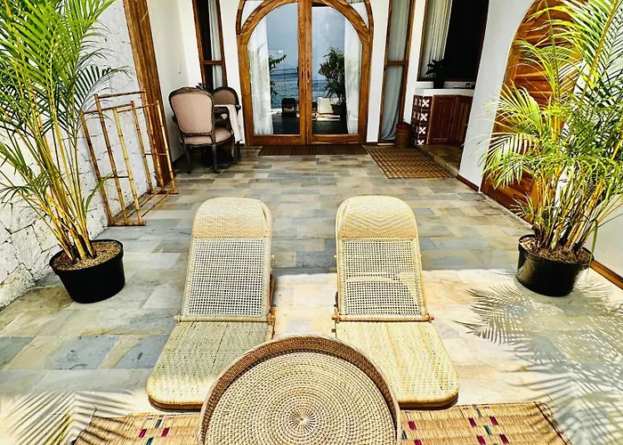 別荘 La Onirique Beachfront Nusa Penida *